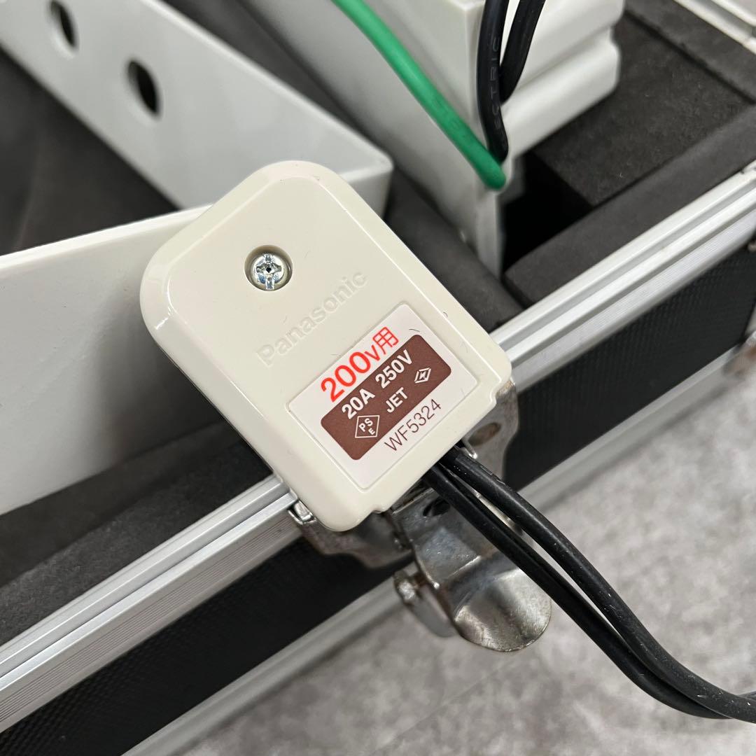 中古 Neo Venus 1000 LED 投光器 200V ケース付き