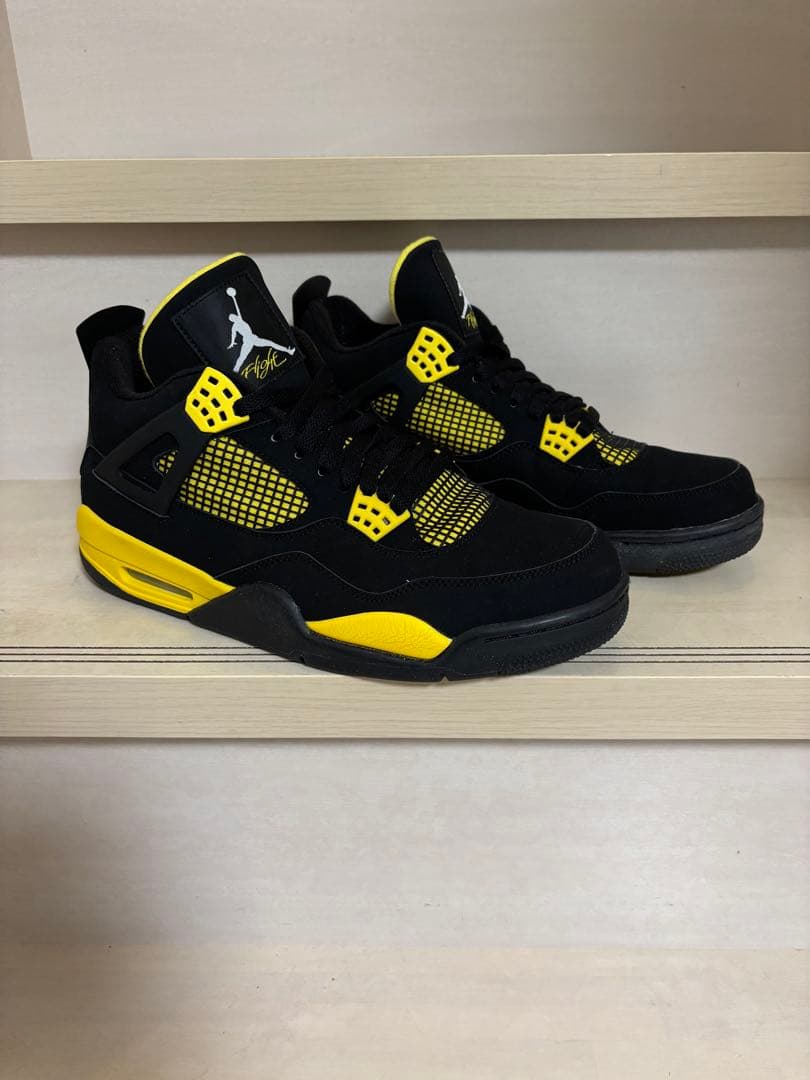 【こしろ】NIKE AIR JORDAN4 RETRO サンダー　箱あり