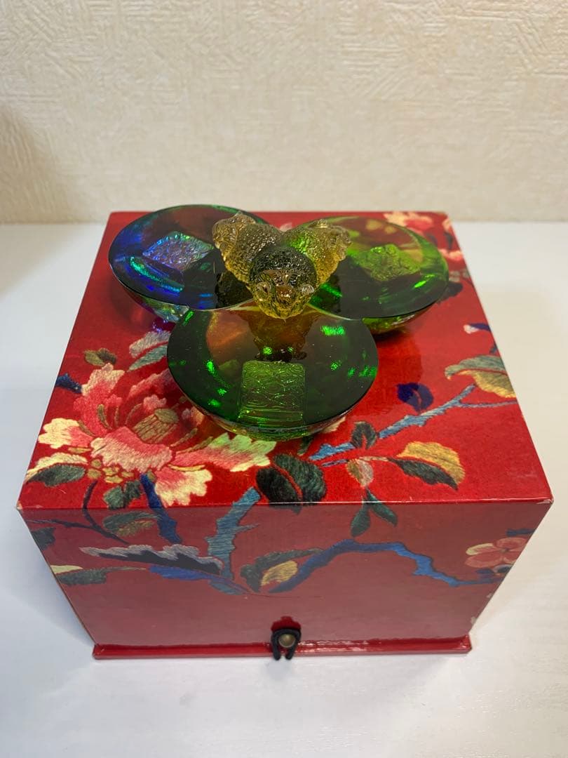 琉璃工房 LIULIGONGFANG 羊ガラスアート
