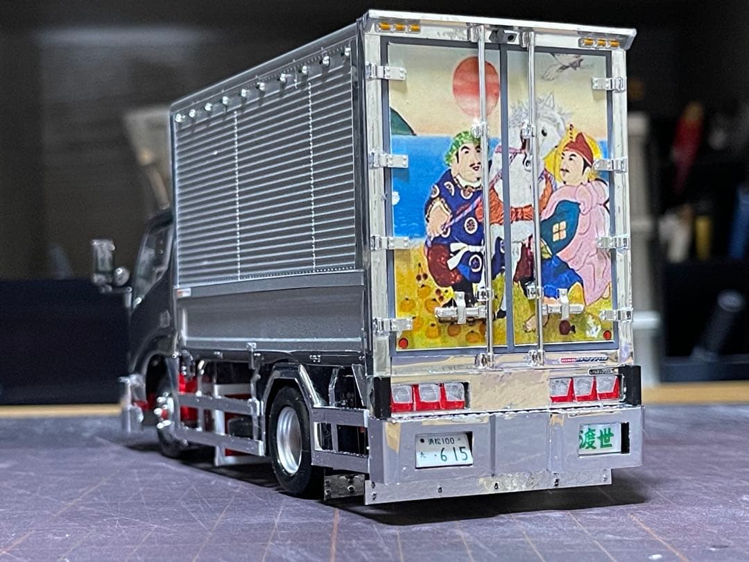 デコトラ‼️1/32★アオシマ製★楽プラ・デュトロ★完成品★