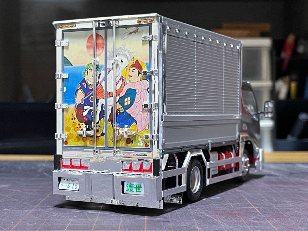 デコトラ‼️1/32★アオシマ製★楽プラ・デュトロ★完成品★