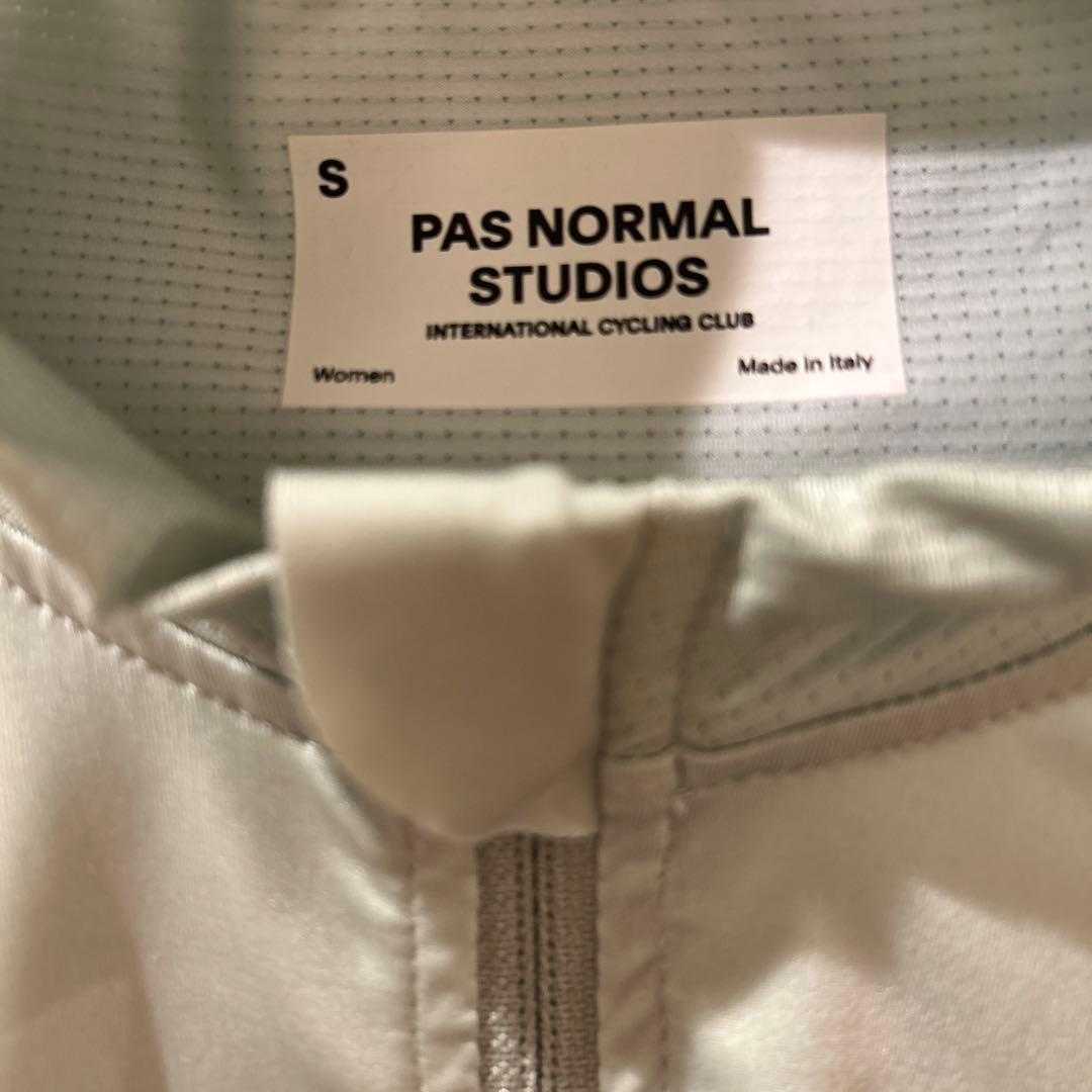 PAS NORMAL STUDIOSレディースS