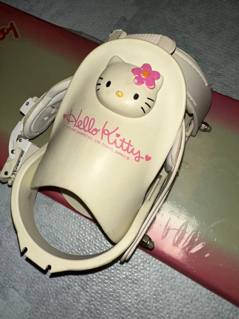 ハローキティスノーボード板新品未使用 大人気‼︎お得おまけ付き‼︎