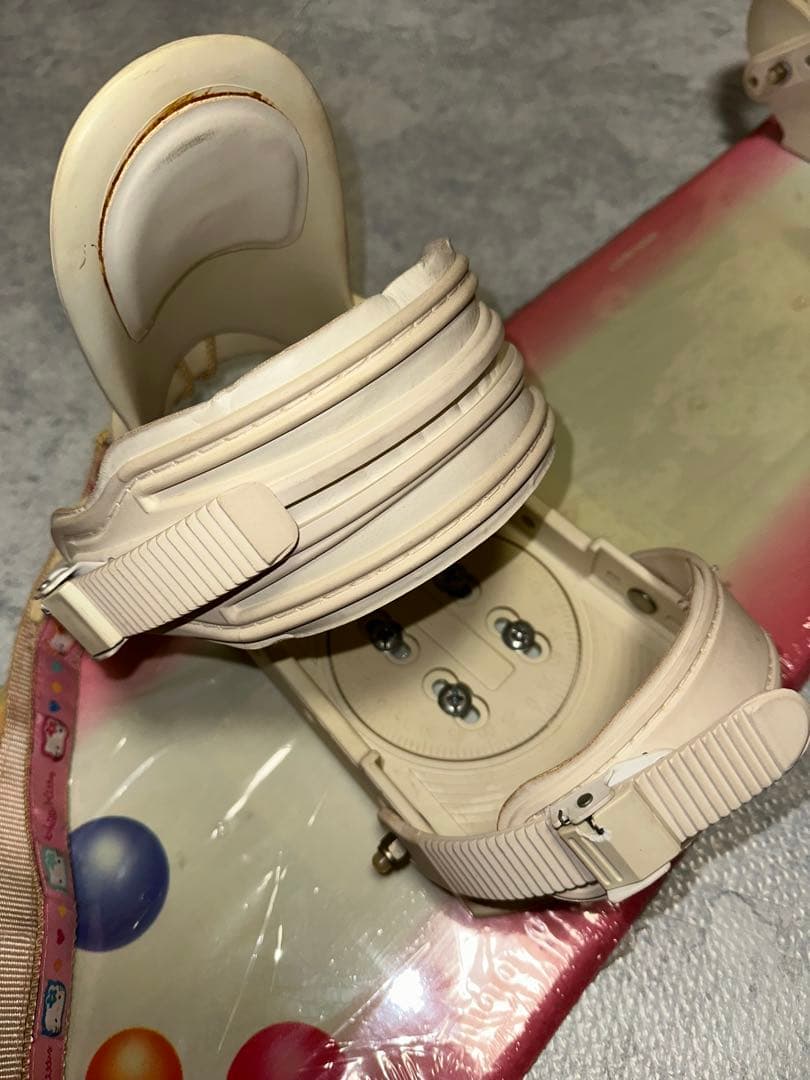 ハローキティスノーボード板新品未使用 大人気‼︎お得おまけ付き‼︎