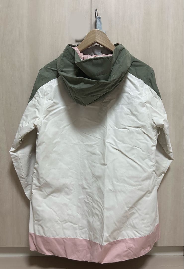 ROXY 女性用スノーボードウェア 防水 カラーブロック