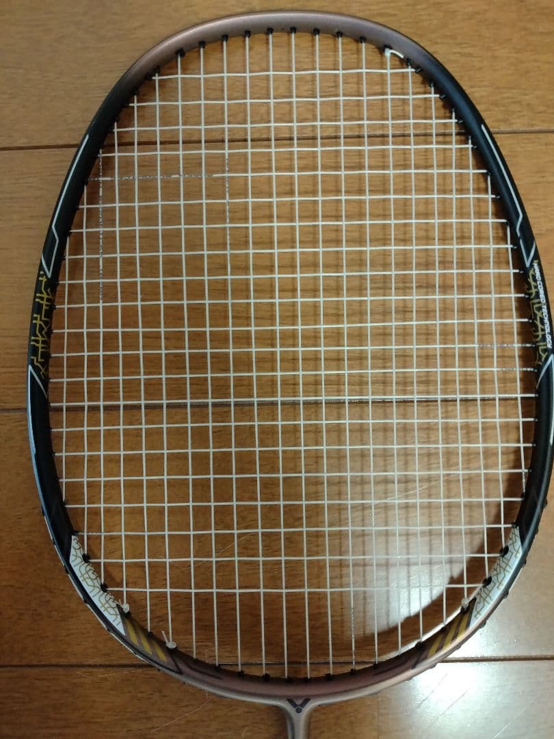 VICTOR　スラスターHAWK 4U5 張り済