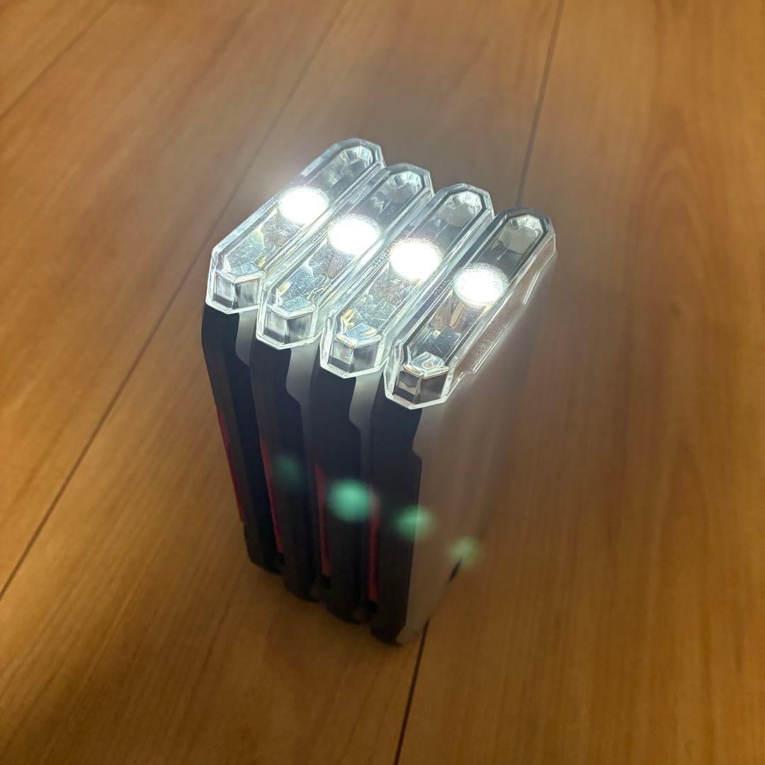 Coleman クアッドマルチパネルLEDランタン 動作確認済　乾電池付き