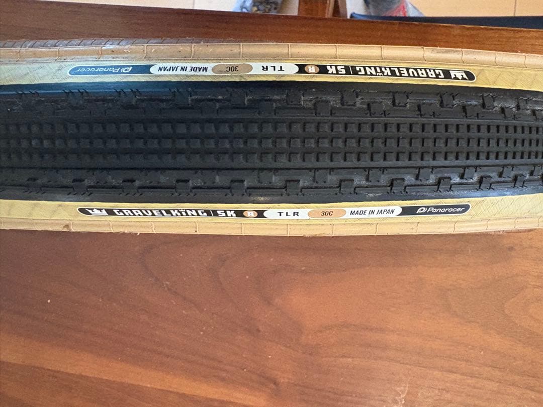 Gravel King SK 700x30C チューブレスタイヤ　2本