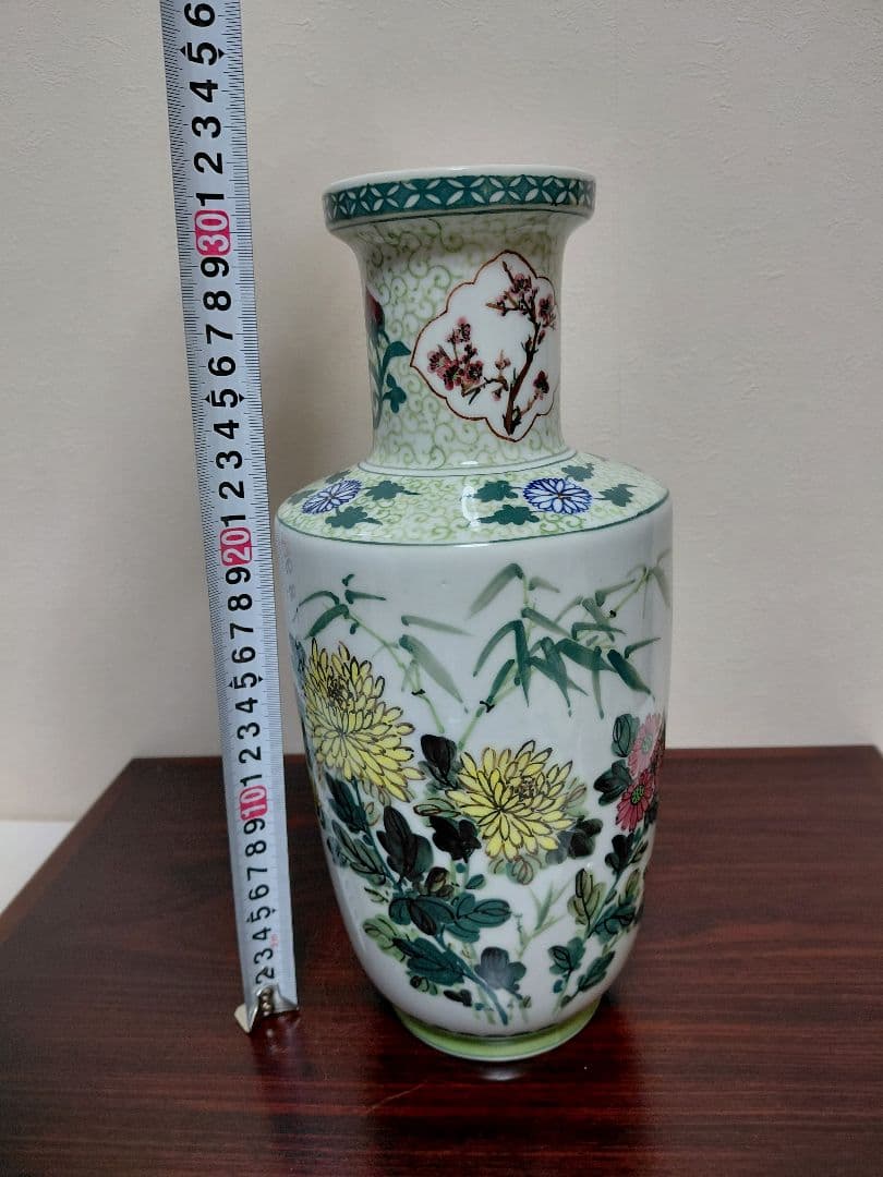 中国製の花瓶　詳細不明