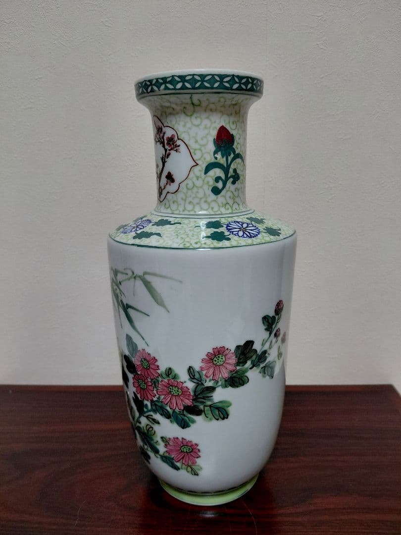 中国製の花瓶　詳細不明