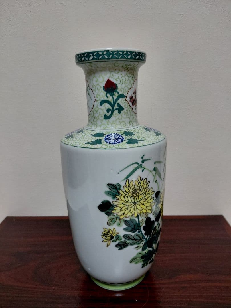 中国製の花瓶　詳細不明