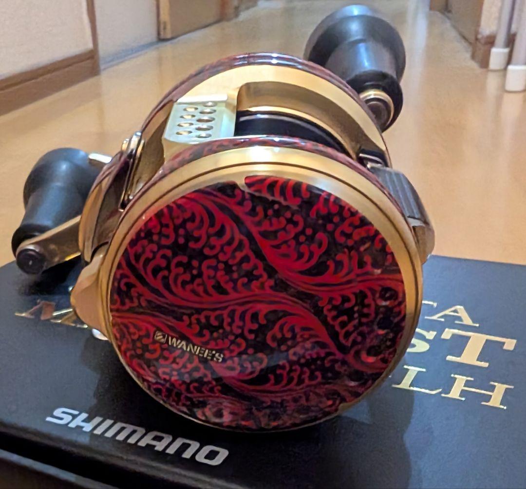 シマノ 23 カルカッタコンクエスト MD 300　XGLH 右ハンドル　美品