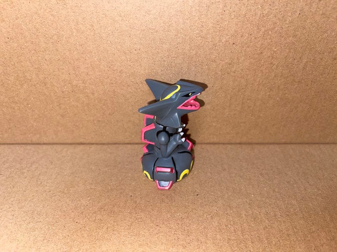 ポケモン指人形色違い　レックウザ