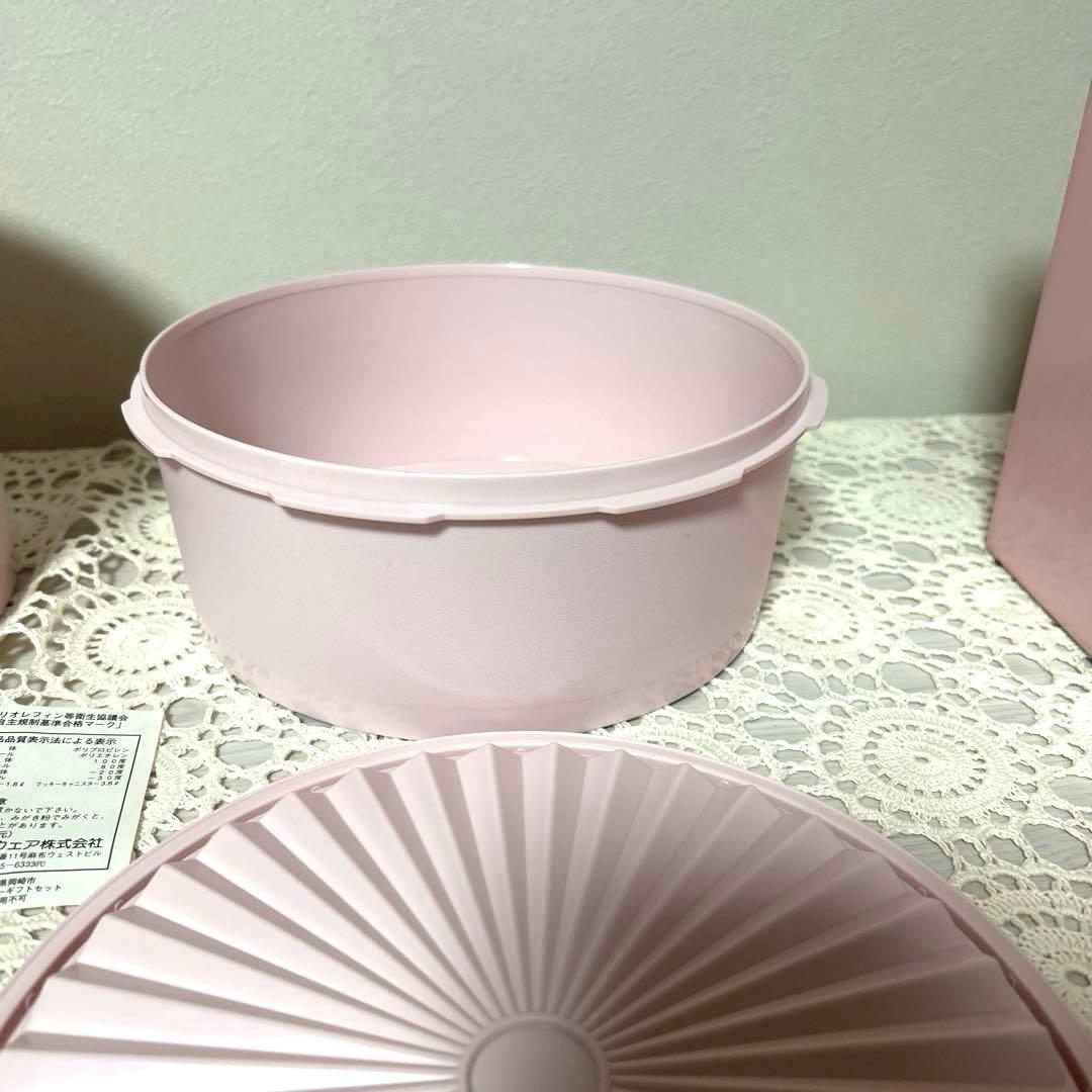 Tupperware／新品未使用品　 ラウンドキャニスターギフトセット　2ケース