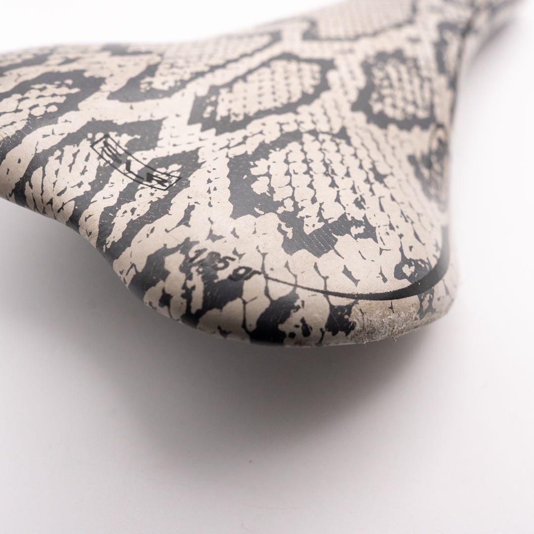 Selle ITALIA SLR カーボンボディ チタンレール 限定パイソン