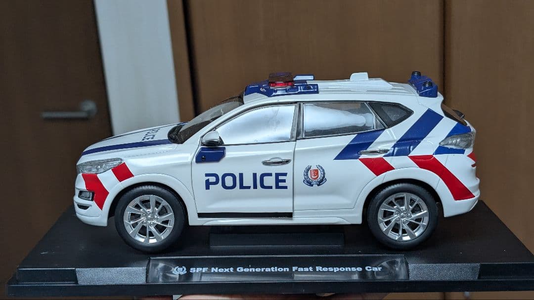 1/18 ヒュンダイ　ツーソン　シンガポール警察
