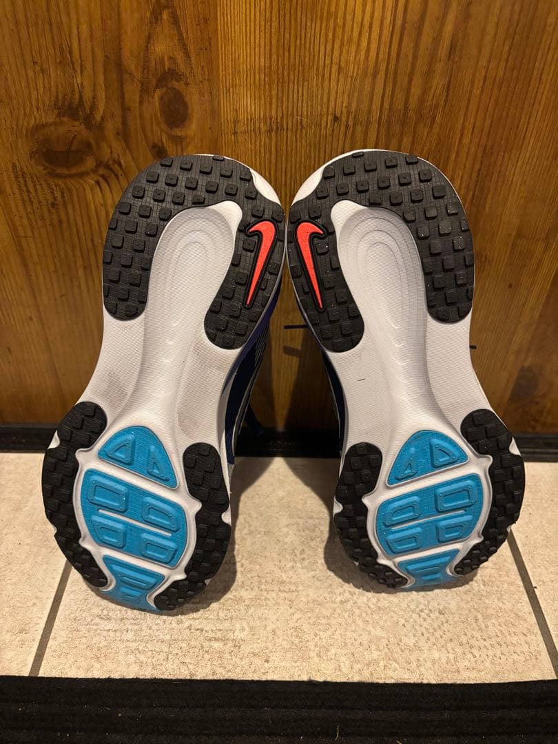 NIKEボメロ18 27センチ