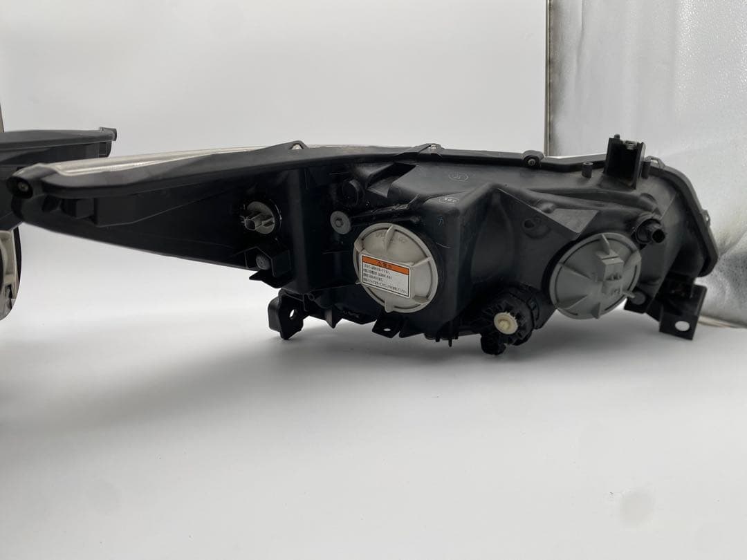 ホンダ ストリーム RN6 RN7 RN8 RN9 純正 HID ヘッドライト