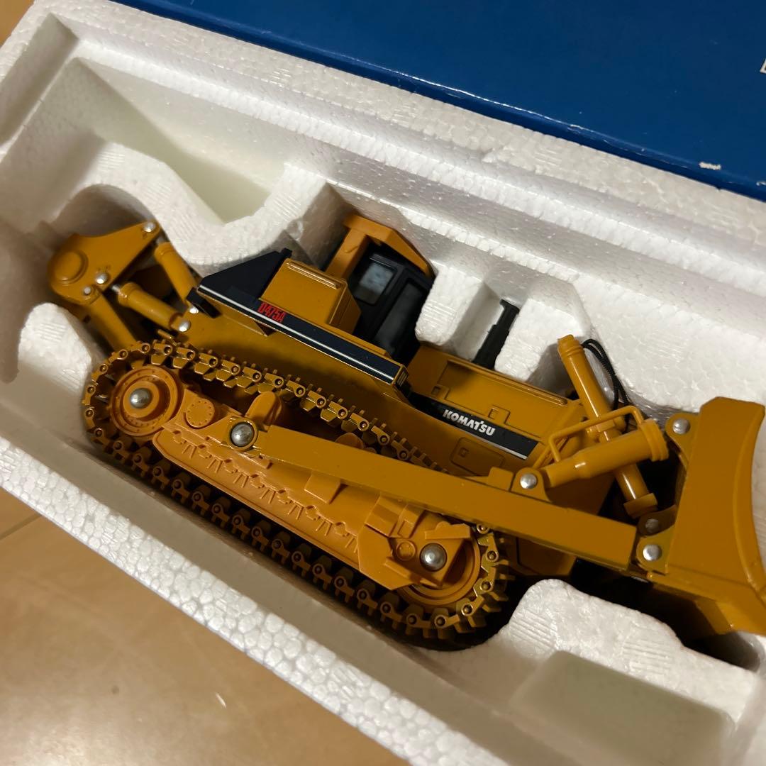 【即購入ok!!】コマツ ブルドーザ D475A 1/50スケール 新品未使用