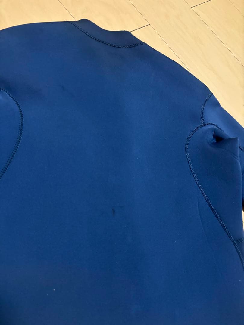 VISSLA タッパー Sサイズ 2mm ネイビー