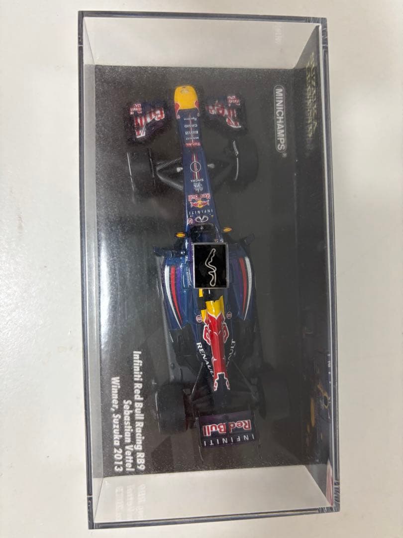 ミニチャンプス Red Bull Racing RB9 ミニカー
