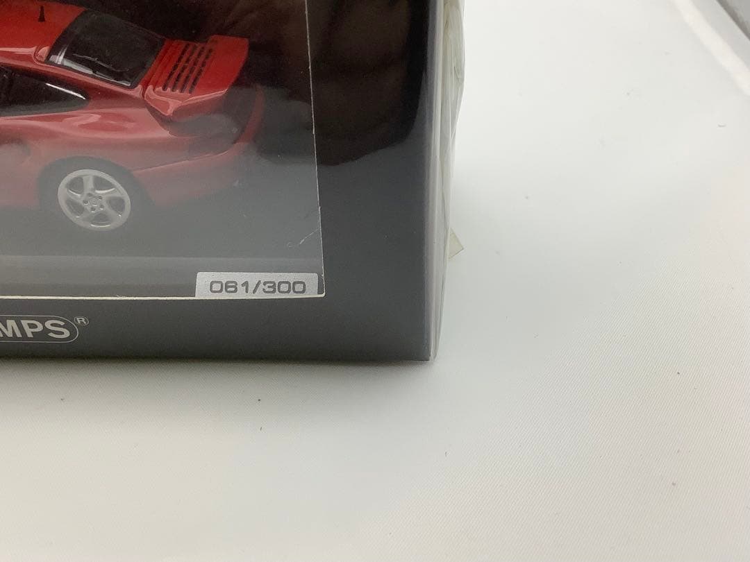MINICHAMPS 赤いミニカー 限定300台 081/300