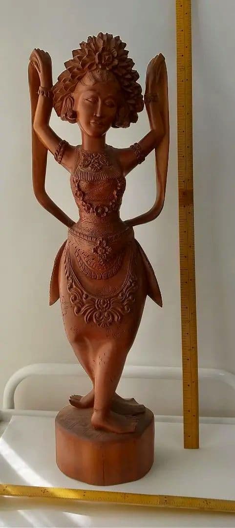 木彫り 女性像