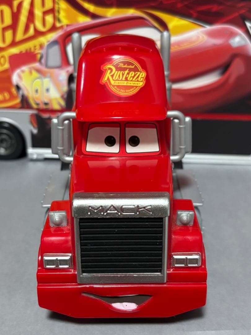 トミカ カーズ　たくさんのせよう！　大きなマック　カーズ3タイプ