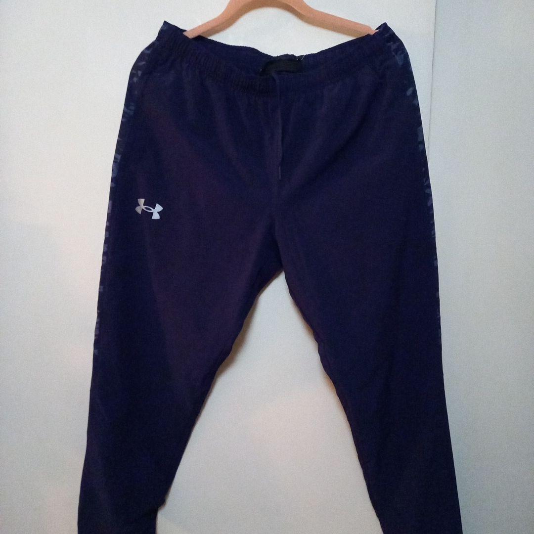 お値下げ！新品未使用！Under Armour 迷彩柄上下ウィンドブレーカー