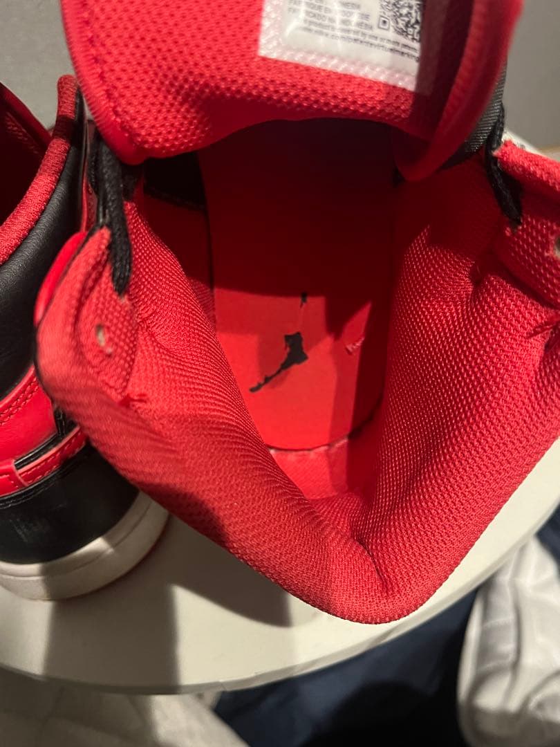 Nike Air Jordan 1 Mid Bred Toeハイカット 赤黒