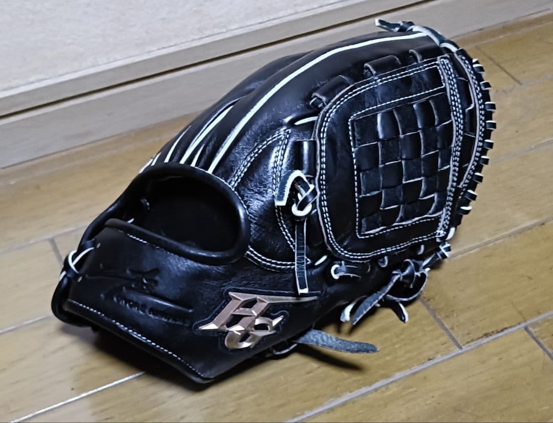 ハイゴールド 己極（おのれきわめ）シリーズ 内野手用