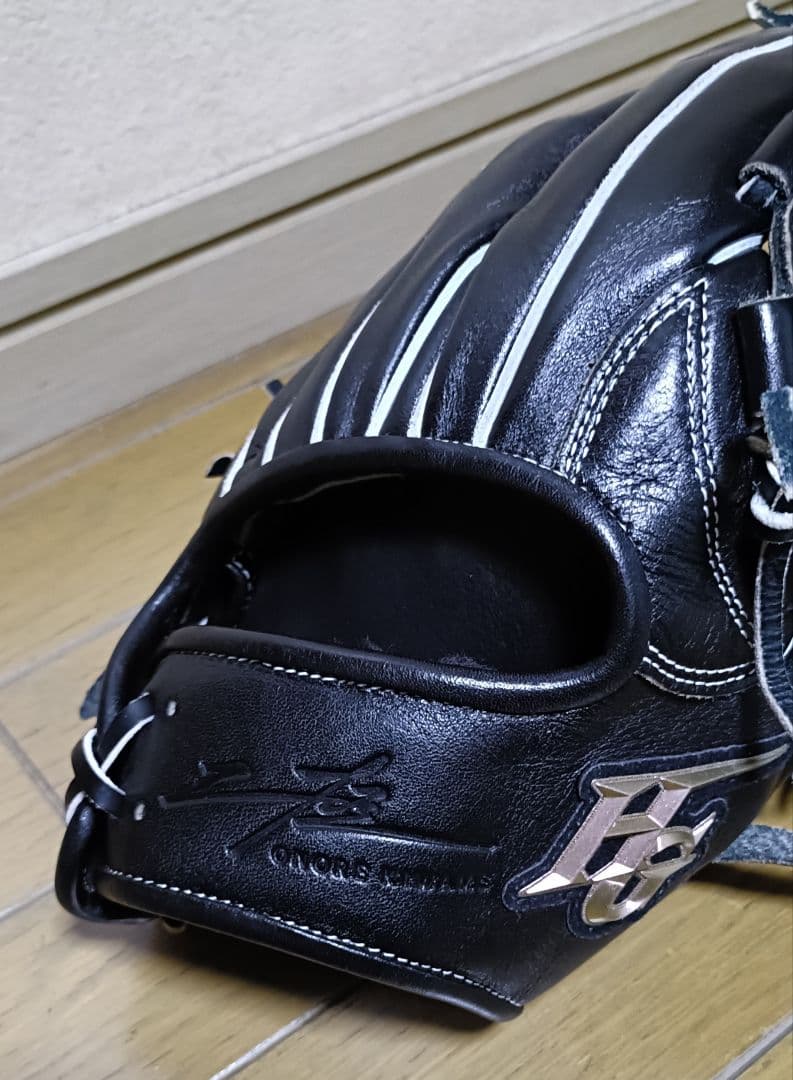 ハイゴールド 己極（おのれきわめ）シリーズ 内野手用
