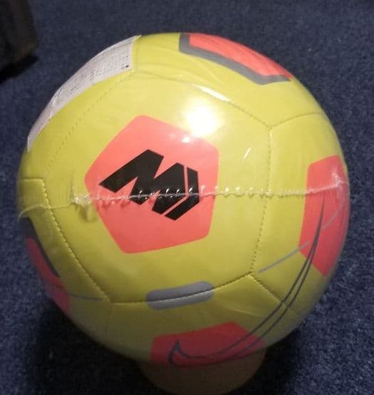 サッカー、ボール、NIKE製、5号球、新品