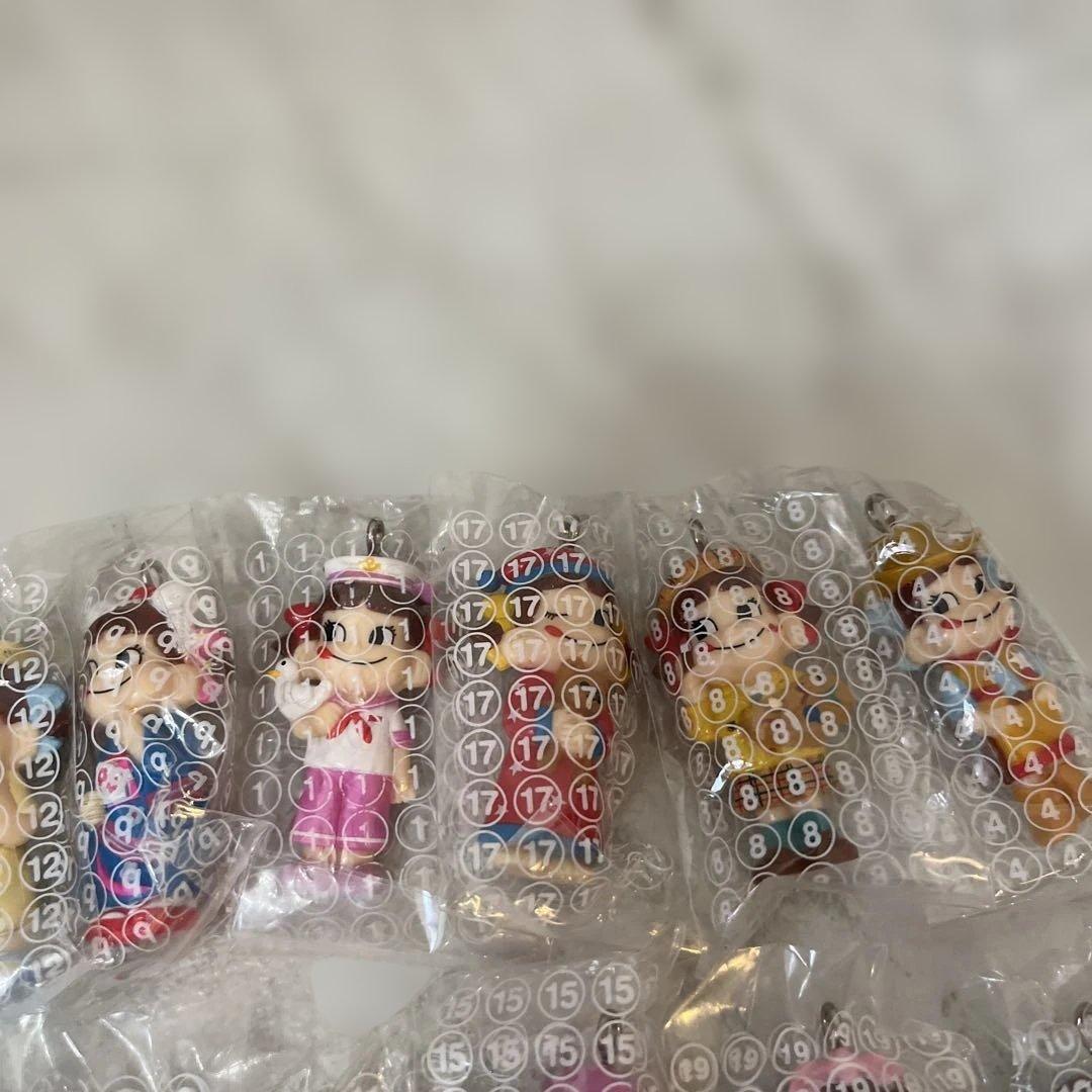 新品未使用 ミニミニペコちゃん キーホルダー 18体まとめ売り