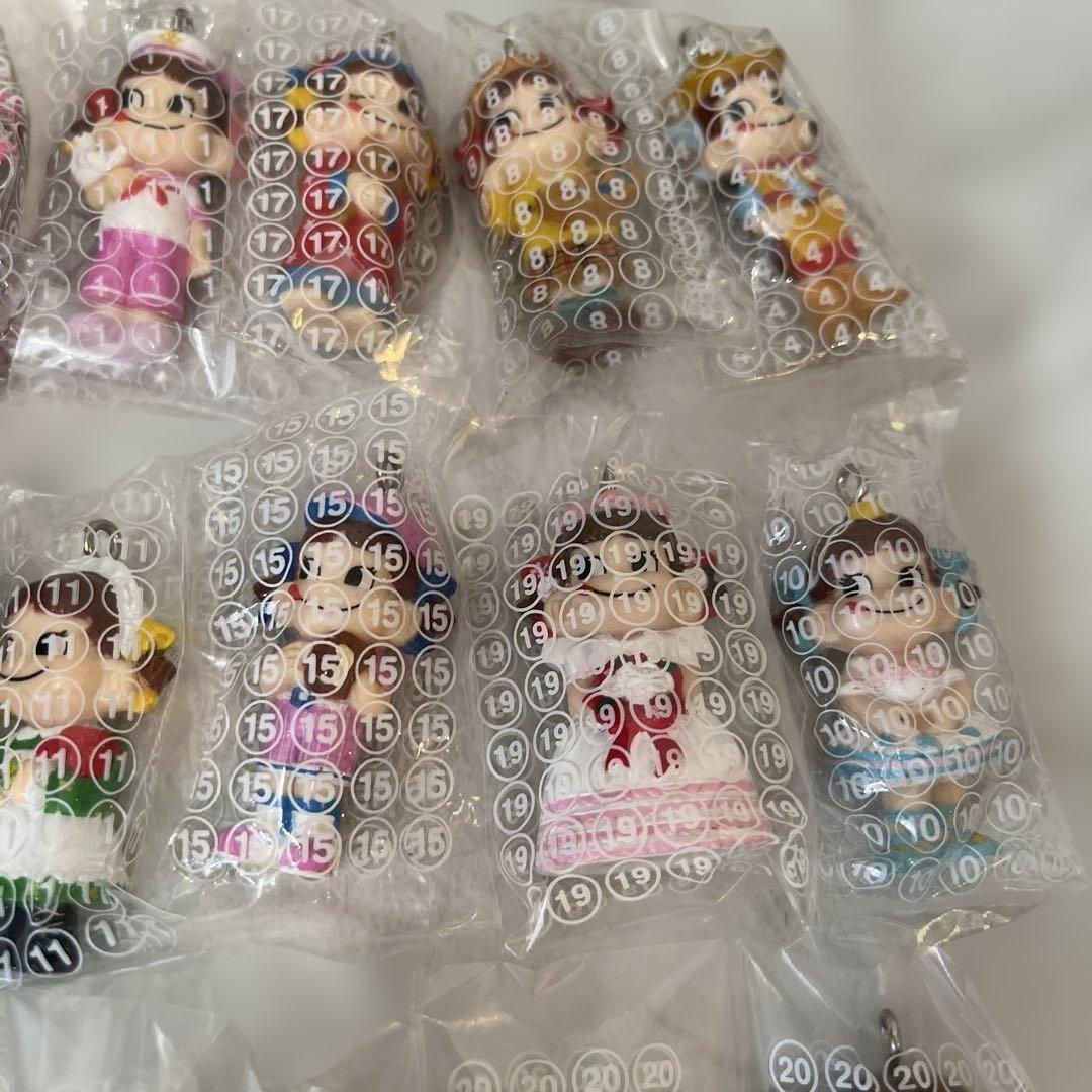 新品未使用 ミニミニペコちゃん キーホルダー 18体まとめ売り
