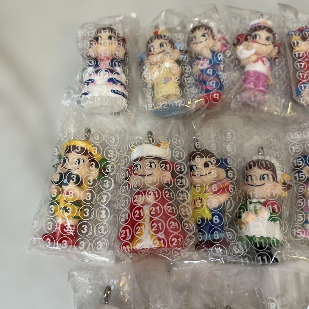 新品未使用 ミニミニペコちゃん キーホルダー 18体まとめ売り