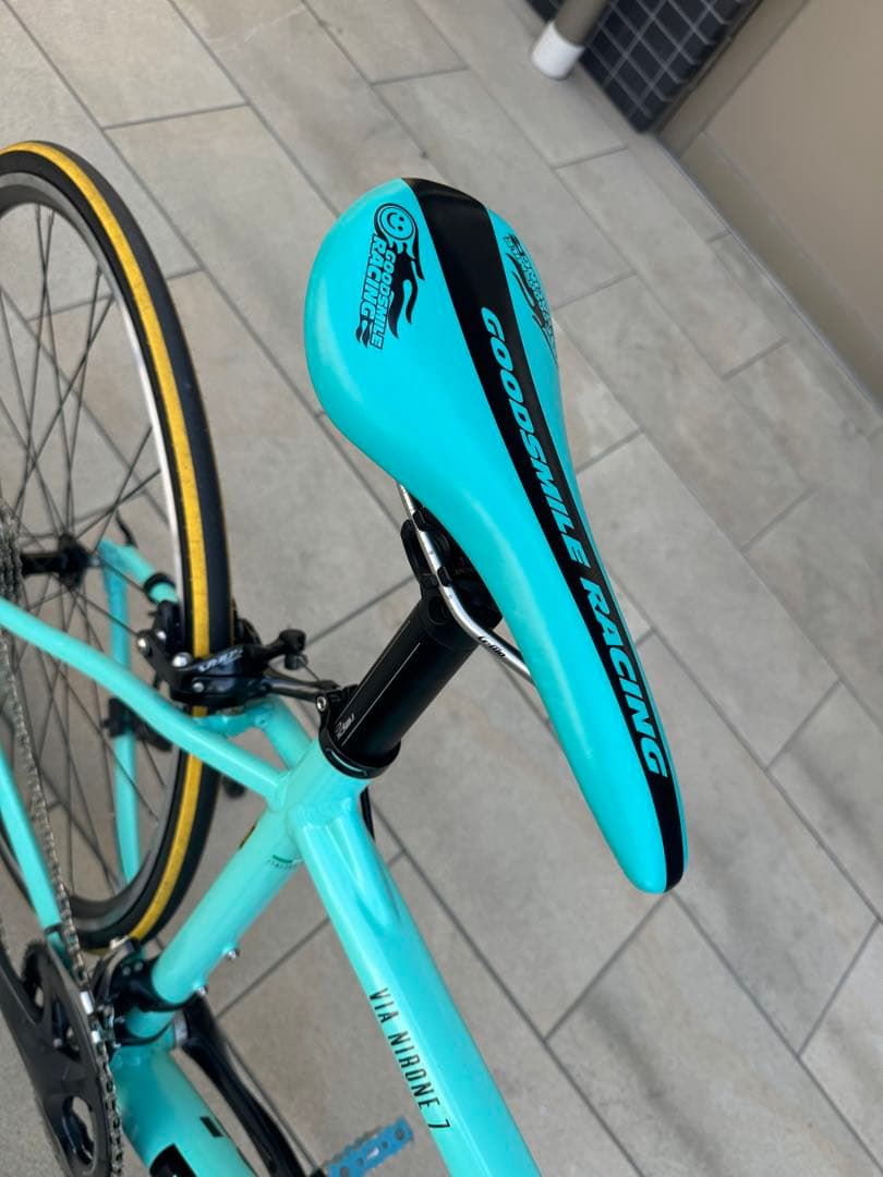 BIANCHI vianirone7ロードバイク自転車