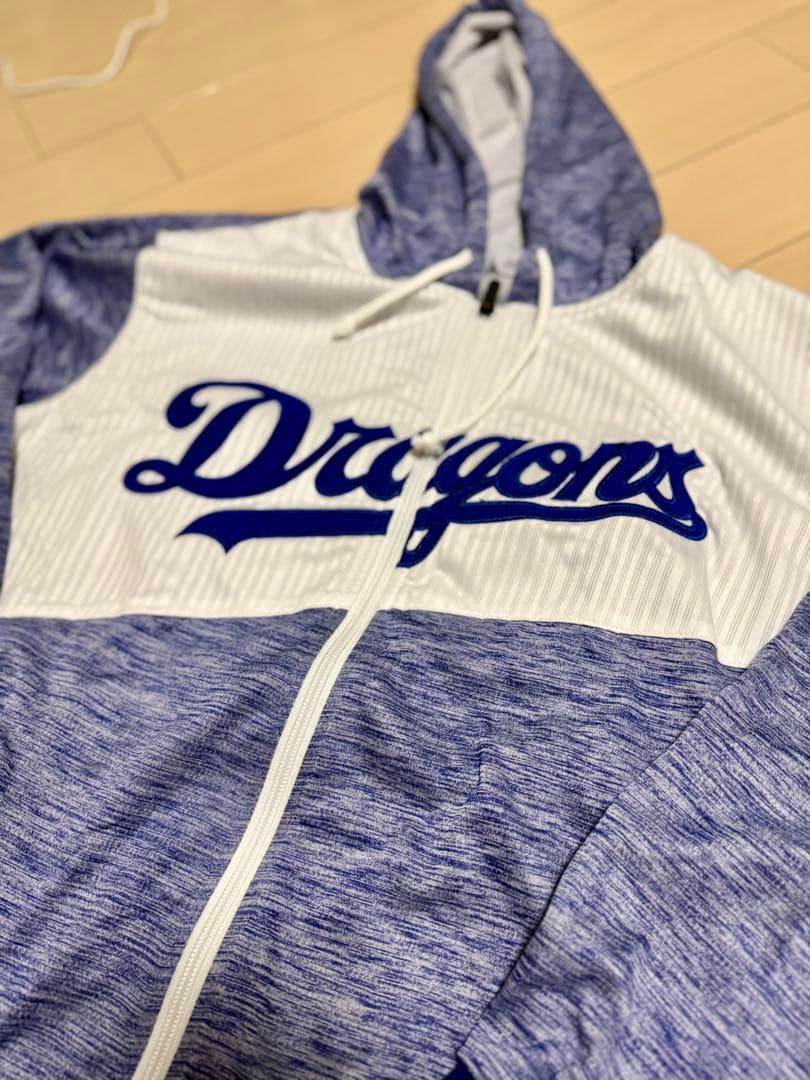 中日Dragons ミズノ製パーカー