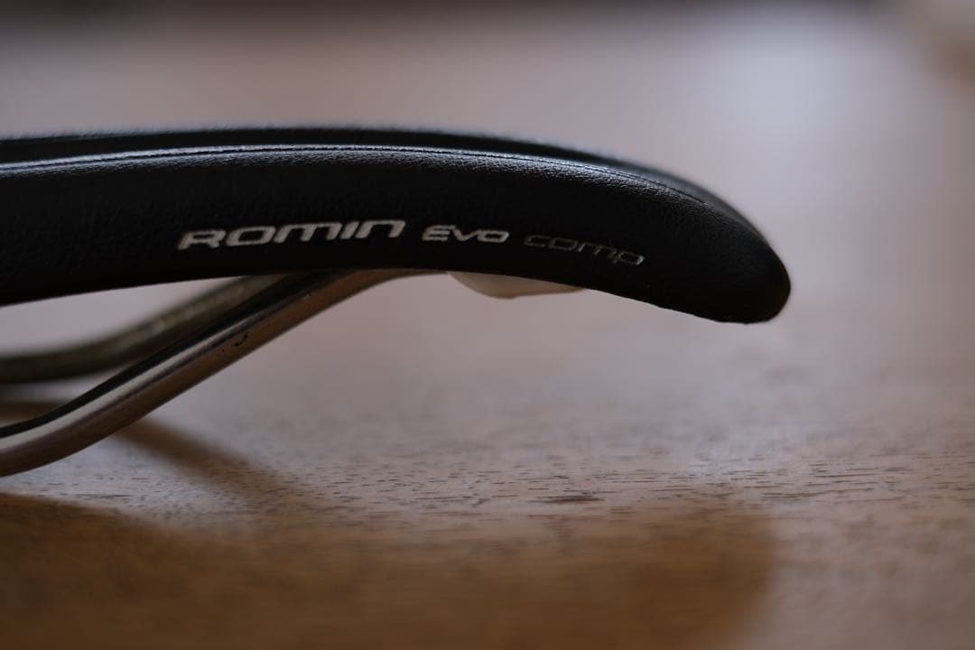 SPECIALIZED ROMIN EVO COMP GEL サドル