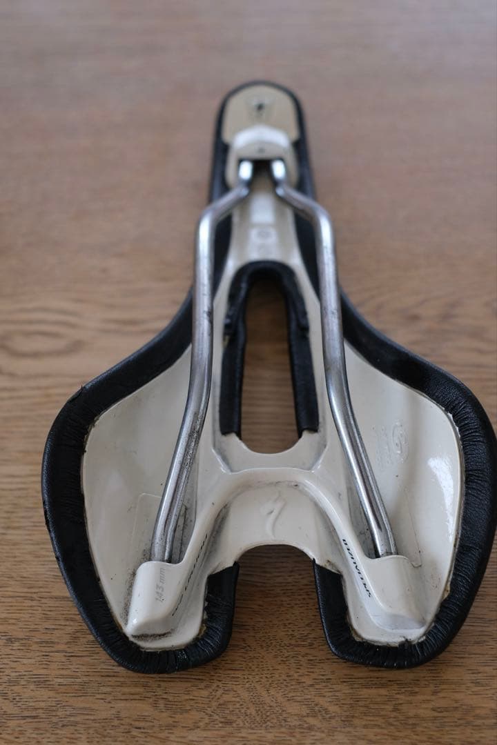SPECIALIZED ROMIN EVO COMP GEL サドル