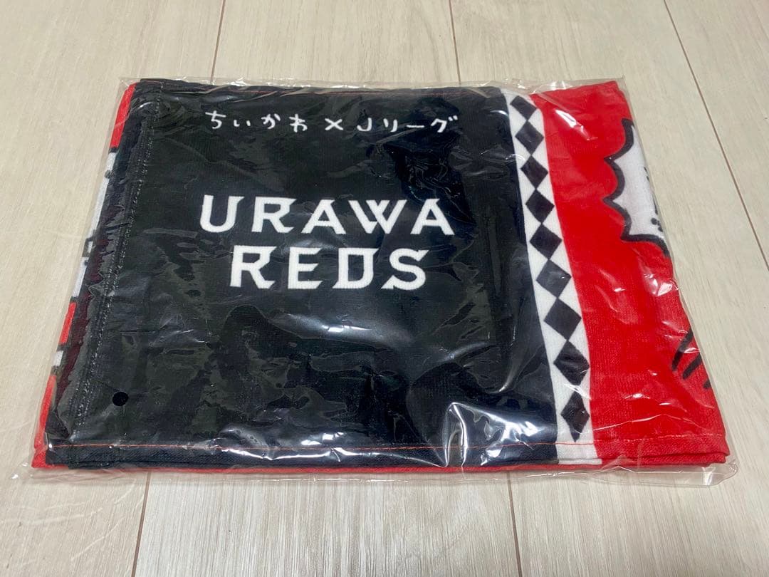 【新品未使用】ちいかわ×Jリーグ 浦和レッズ マフラータオル