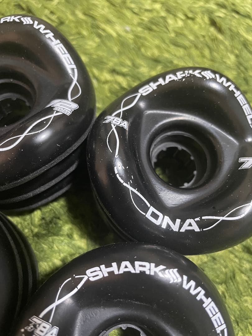 ［ラス1］［新品 ］シャークウィール 72mm 78a ブラック