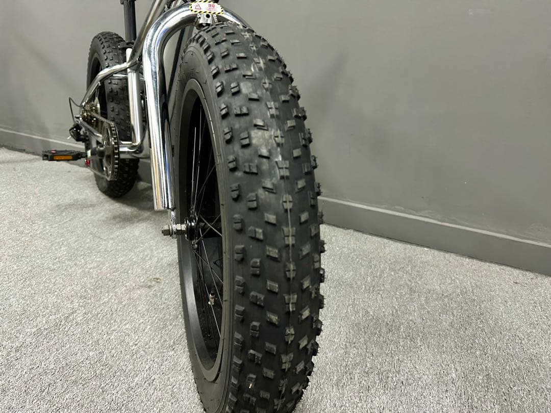 新品未使用【極太タイヤ×7段変速】ストリート映え！ファットタイヤバイク BMX