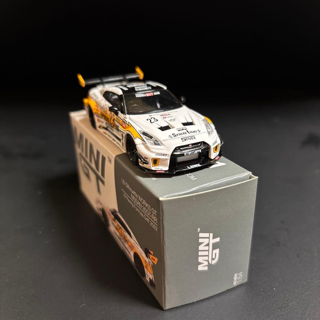 ミニカー MINIGT 164 LB- Silhuett Works GT 35GT-RR
