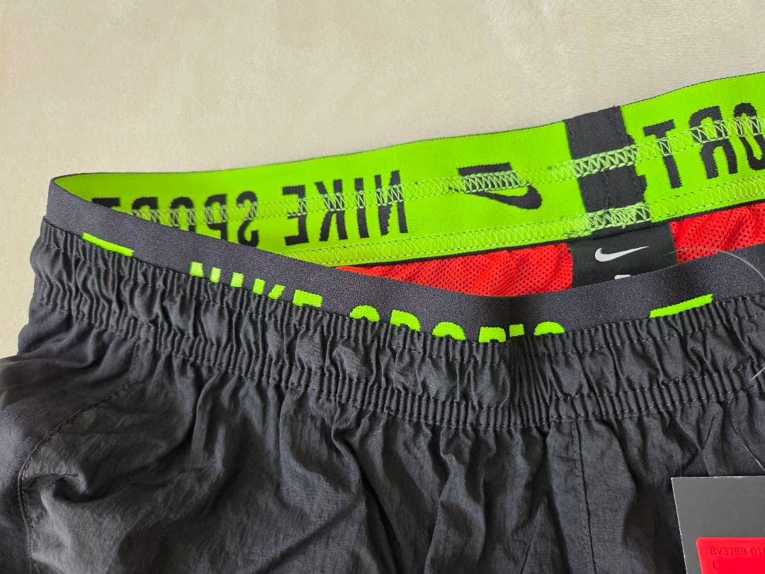 未使用・即購入可☆NIKEナイキ【 Lサイズ】セットアップ 上下セット ジャージ