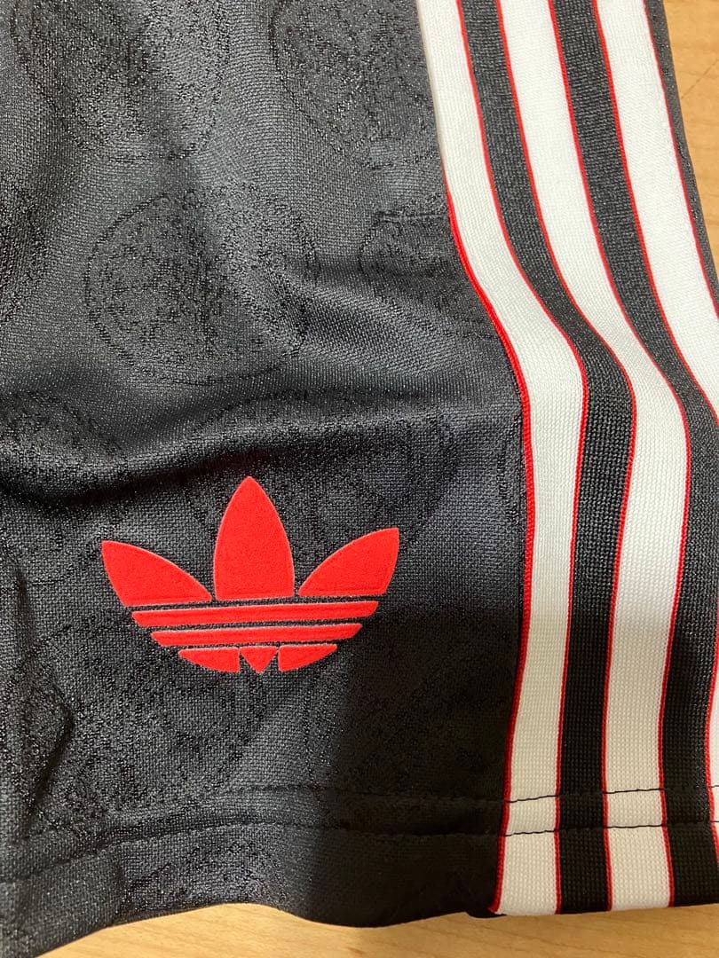 adidas マンチェスター・ユナイテッド ストーンローゼズ ショートパンツ