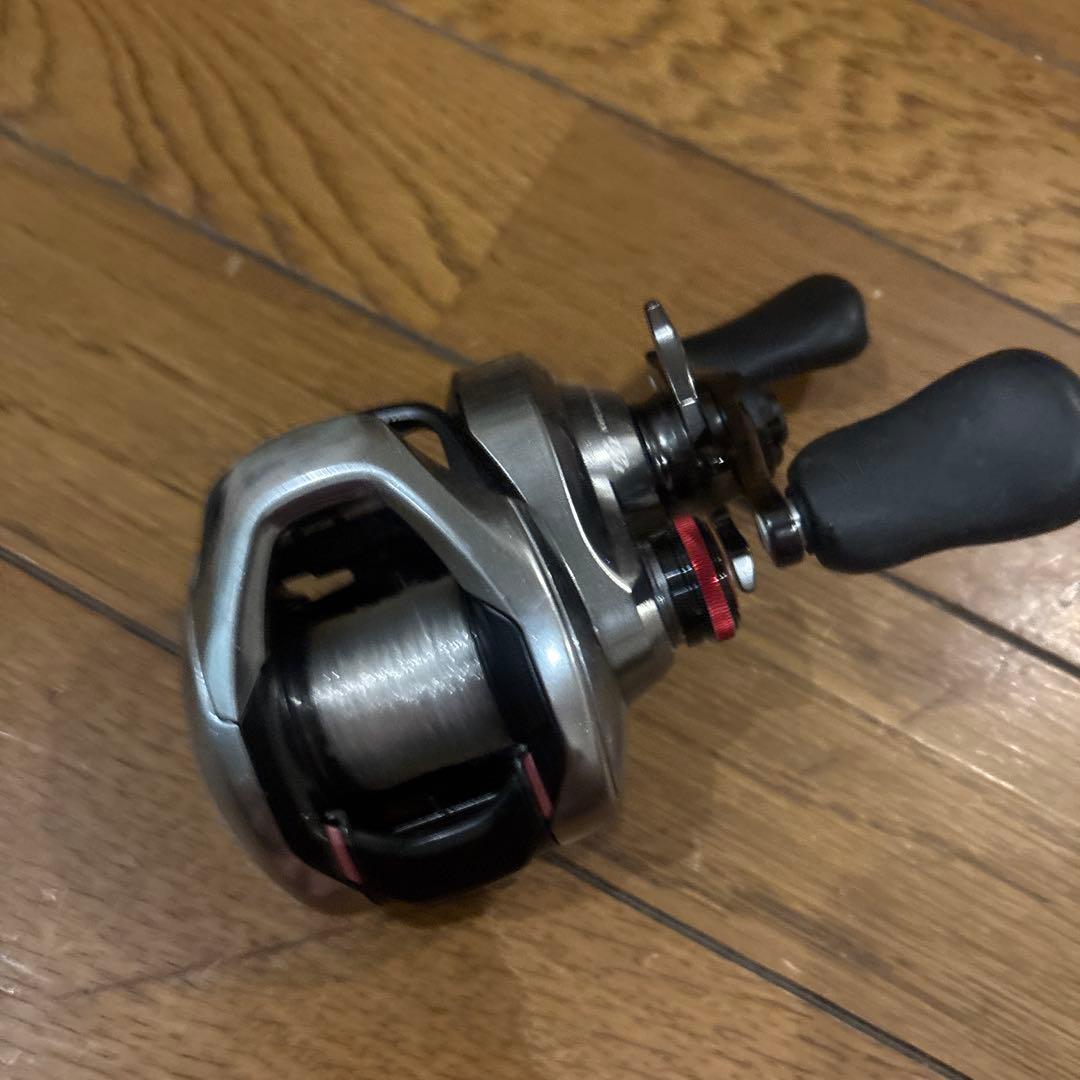 シルバー ベイトリール コンパクトスコーピオンDC