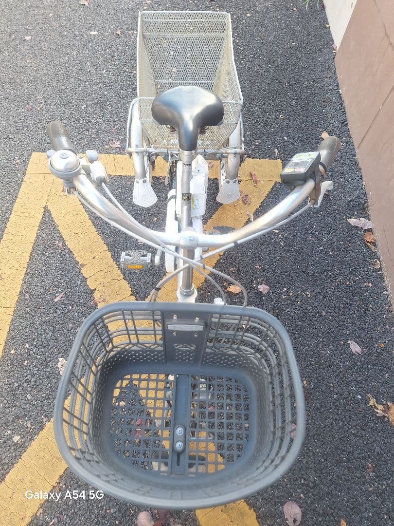 ブリジストン　アシスタワゴン 三輪電動アシスト自転車 シルバー