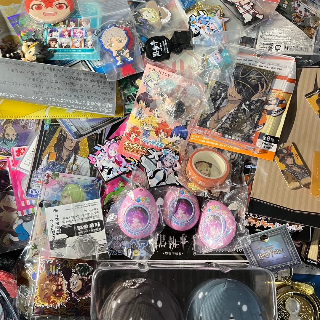 アニメグッズ大量まとめ売り ツイステ 鬼滅 ハイキュー コナン