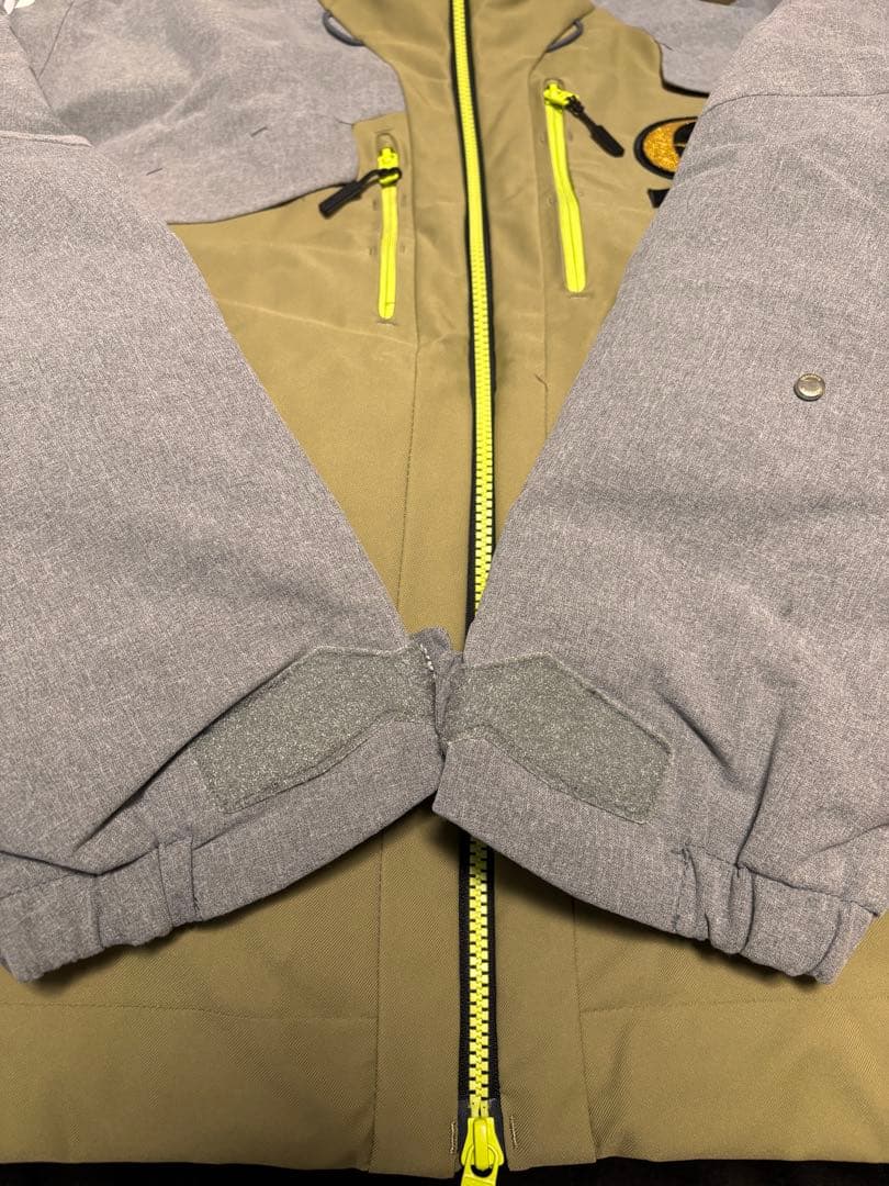 週末価格　[美品] デサント スキージャケット Lサイズ